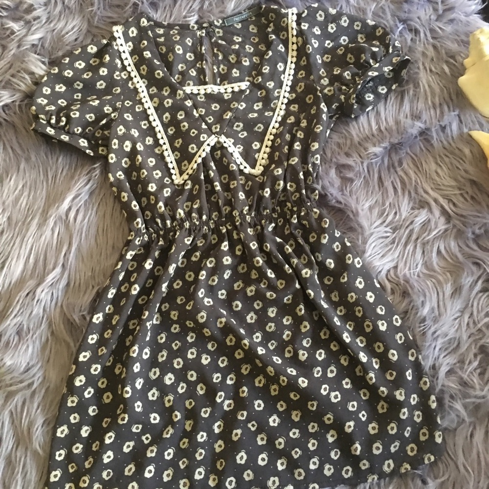 Vintage style girls dress 🥦